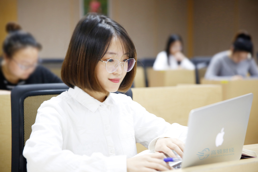 <b>ACCA做咨詢行業前景如何？德勤咨詢小姐姐這樣評價ACCA</b>